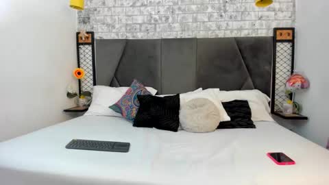 Snapshot of milaaadams chatting on 18, 10, 2025 mila online show from 18, 10, 2025