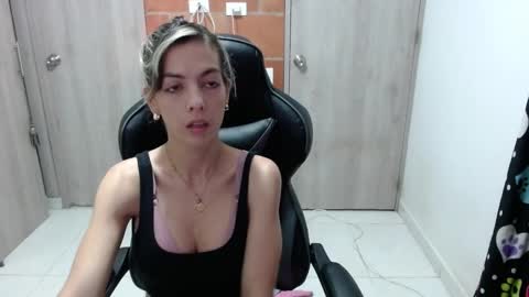 milacoxx8819 online show from 5, 2, 2025