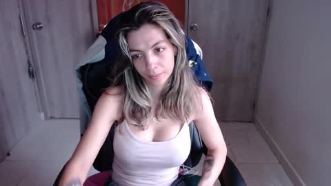 milacoxx8819 online show from 8, 2, 2025