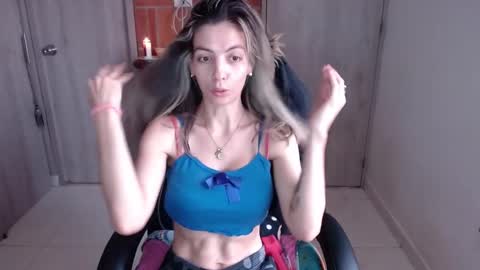 milacoxx8819 online show from 11, 2, 2025