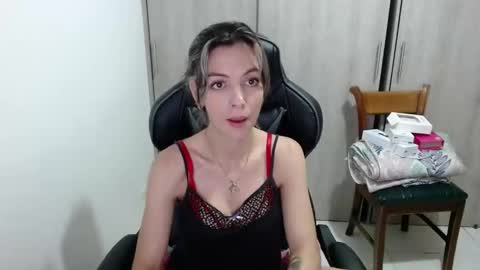 milacoxx8819 online show from 12, 2, 2025