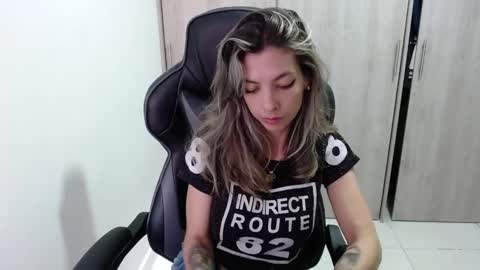 milacoxx8819 online show from 15, 2, 2025