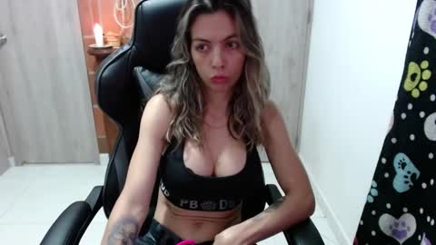 milacoxx8819 online show from 26, 2, 2025