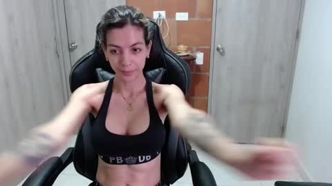 milacoxx8819 online show from 5, 3, 2025