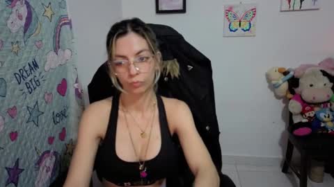 milacoxx8819 online show from 8, 9, 2025