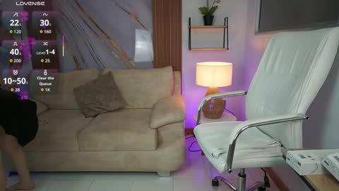 milacrave online show from 10, 10, 2025