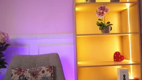 milacrave online show from 2, 3, 2026