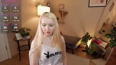 Snapshot of milana__key chatting on 8, 11, 2025 Milana online show from 8, 11, 2025