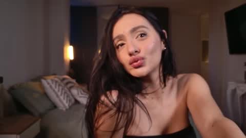 Snapshot of milana_desire chatting on 9, 11, 2025 milana online show from 9, 11, 2025