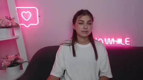 milanaangelas online show from 12, 12, 2024