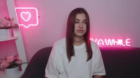 milanaangelas online show from 13, 12, 2024