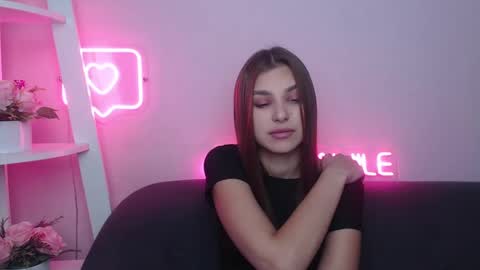 milanaangelas online show from 3, 2, 2025