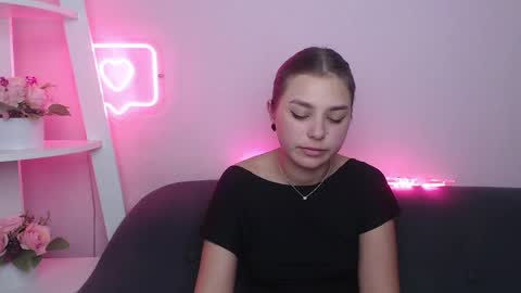 milanaangelas online show from 9, 2, 2025