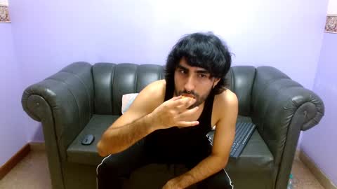 Snapshot of milanzaire chatting on 4, 12, 2024 milanzaire online show from 4, 12, 2024