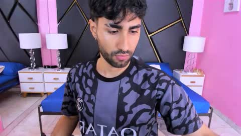 Snapshot of milanzaire chatting on 30, 10, 2025 milanzaire online show from 30, 10, 2025