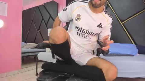 Snapshot of milanzaire chatting on 22, 11, 2025 milanzaire online show from 22, 11, 2025