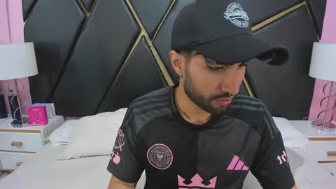 Snapshot of milanzaire chatting on 26, 11, 2025 milanzaire online show from 26, 11, 2025