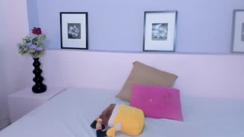 Mila Rose online show from 2, 1, 2025