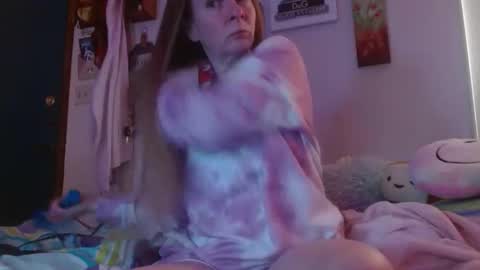 Snapshot of milastoned chatting on 18, 3, 2026 Mila online show from 18, 3, 2026