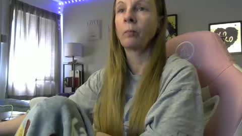 Snapshot of milastoned chatting on 27, 3, 2026 Mila online show from 27, 3, 2026