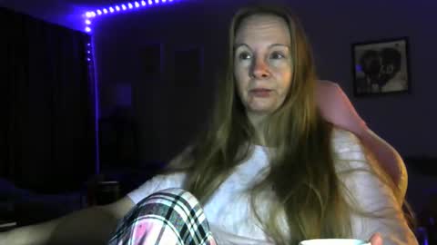 Snapshot of milastoned chatting on 29, 3, 2026 Mila online show from 29, 3, 2026