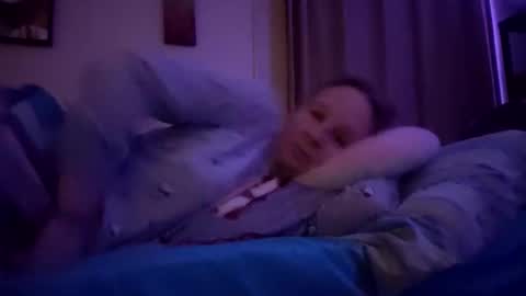 Snapshot of milastoned chatting on 6, 4, 2026 Mila online show from 6, 4, 2026