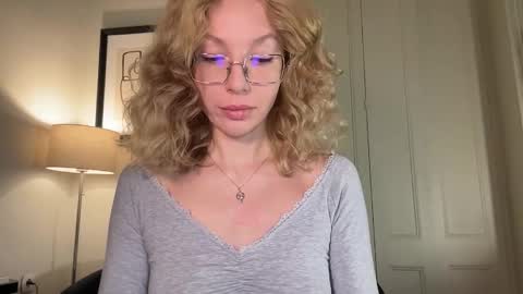 Mila online show from 25, 2, 2026