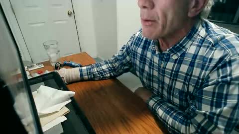 Snapshot of milehi1958 chatting on 1, 3, 2026 Milehi1958 online show from 1, 3, 2026