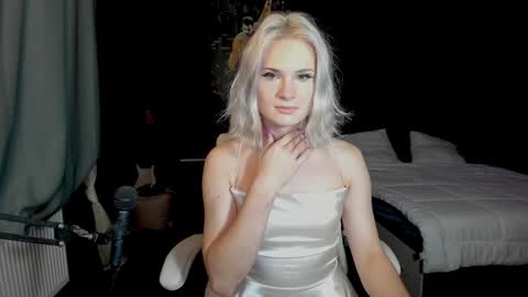 Milena online show from 8, 12, 2024