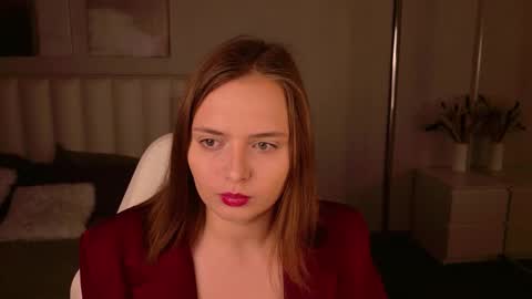 Snapshot of mileylovelyx chatting on 18, 11, 2025 mileylovelyx online show from 18, 11, 2025