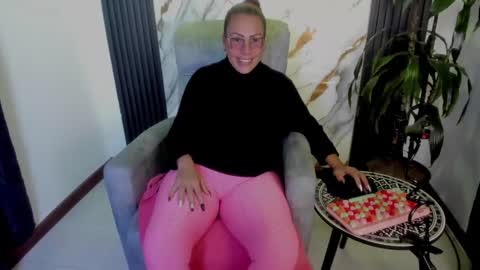 Milf Brend online show from 6, 2, 2026