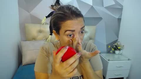 milf_hugeboobs online show from 30, 10, 2025