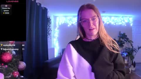 Snapshot of milf_tara36 chatting on 28, 12, 2024 Milf Tara36 online show from 28, 12, 2024