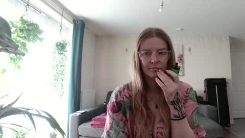 Snapshot of milf_tara36 chatting on 4, 3, 2025 Milf Tara36 online show from 4, 3, 2025