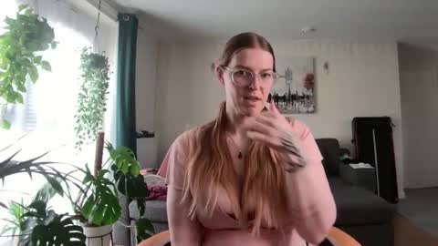 Snapshot of milf_tara36 chatting on 10, 3, 2025 Milf Tara36 online show from 10, 3, 2025