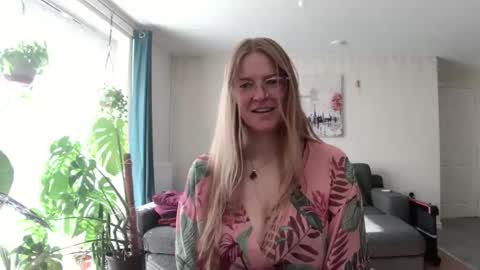 Snapshot of milf_tara36 chatting on 29, 9, 2025 Milf Tara36 online show from 29, 9, 2025