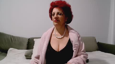 Milfsupreme online show from 25, 2, 2026