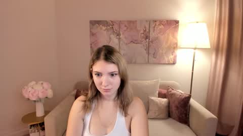 milinafox online show from 9, 10, 2025