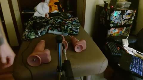 MilkingKween online show from 5, 2, 2026