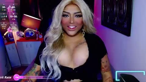 Snapshot of milkshakelavinia chatting on 25, 10, 2025 milkshakelavinia online show from 25, 10, 2025