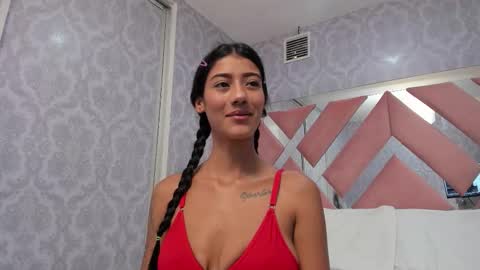 Snapshot of milkybaby_ chatting on 4, 11, 2025 Sofia online show from 4, 11, 2025