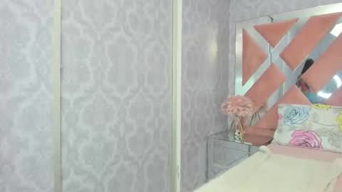 Snapshot of milkybaby_ chatting on 22, 11, 2025 Sofia online show from 22, 11, 2025