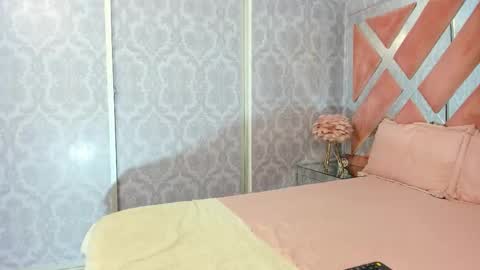 Snapshot of milkybaby_ chatting on 28, 11, 2025 Sofia online show from 28, 11, 2025