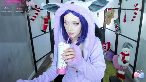 milky cute online show from 4, 1, 2025