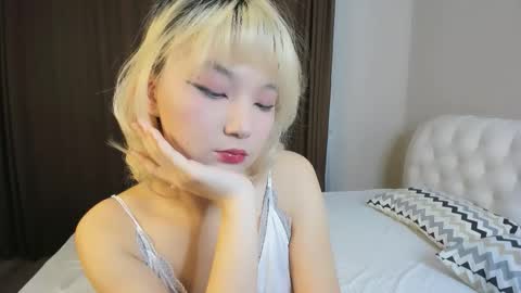 Snapshot of milla_waves chatting on 10, 10, 2025 Milla or just Mi online show from 10, 10, 2025