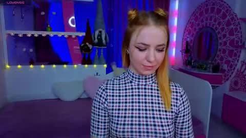 Snapshot of millana_hot chatting on 14, 12, 2025 Milana online show from 14, 12, 2025