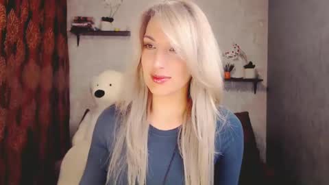 Snapshot of millaxqueen chatting on 3, 2, 2025 MillaXQueen online show from 3, 2, 2025