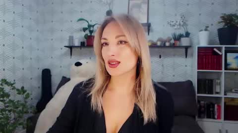 MillaXQueen online show from 12, 2, 2026