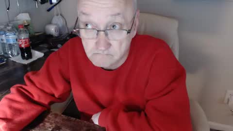 Snapshot of millenium0129 chatting on 2, 12, 2024 millenium0129 online show from 2, 12, 2024