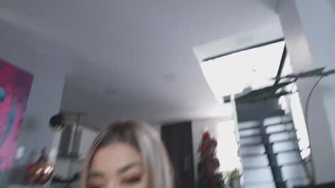 Snapshot of milliejhonson chatting on 21, 12, 2024 Mila online show from 21, 12, 2024